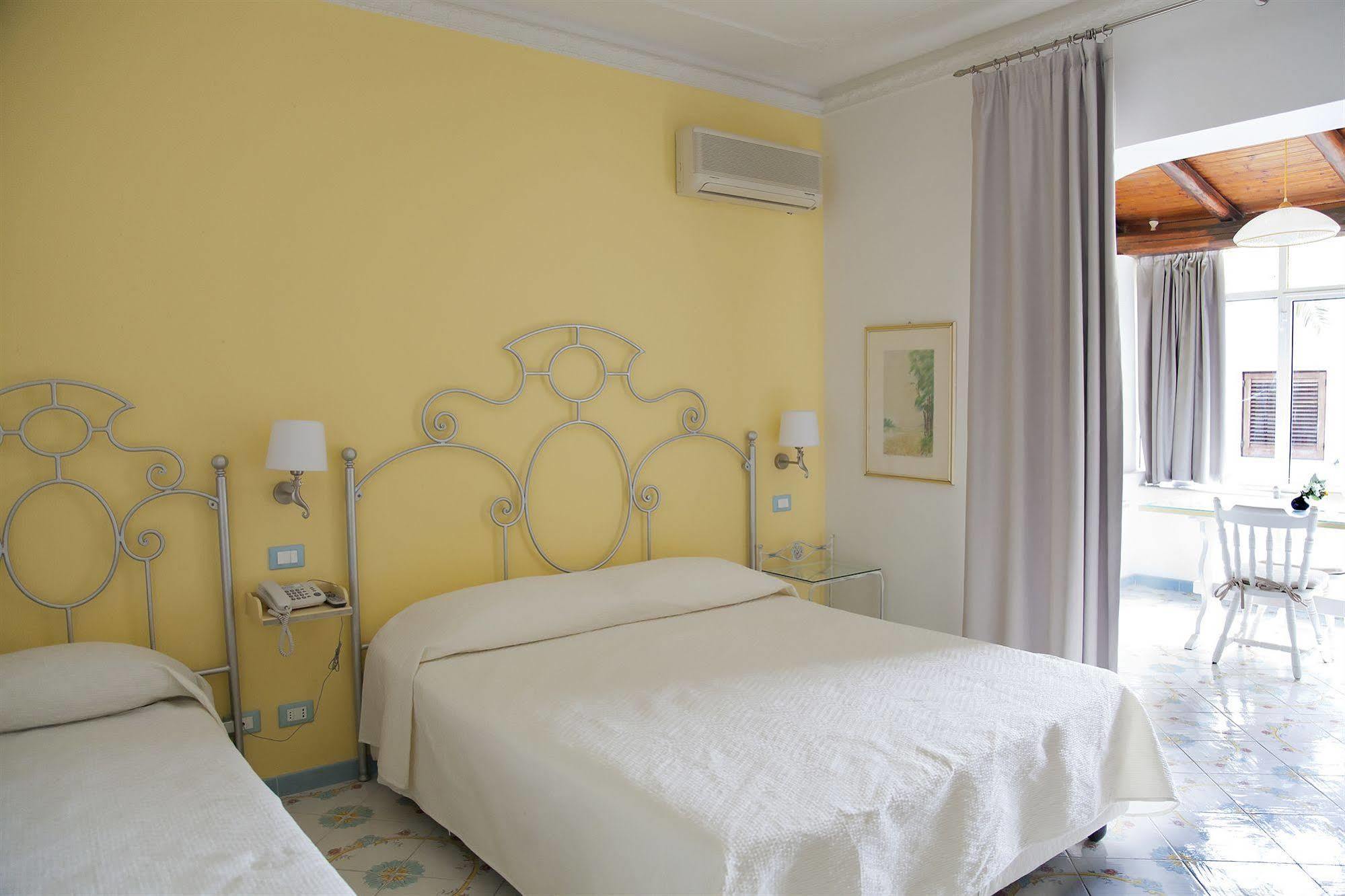 Hotel Residence Mendolita Lipari  Exteriér fotografie